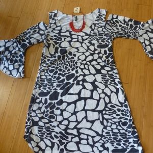 poliana plus black white flutter sleeve mini dress
